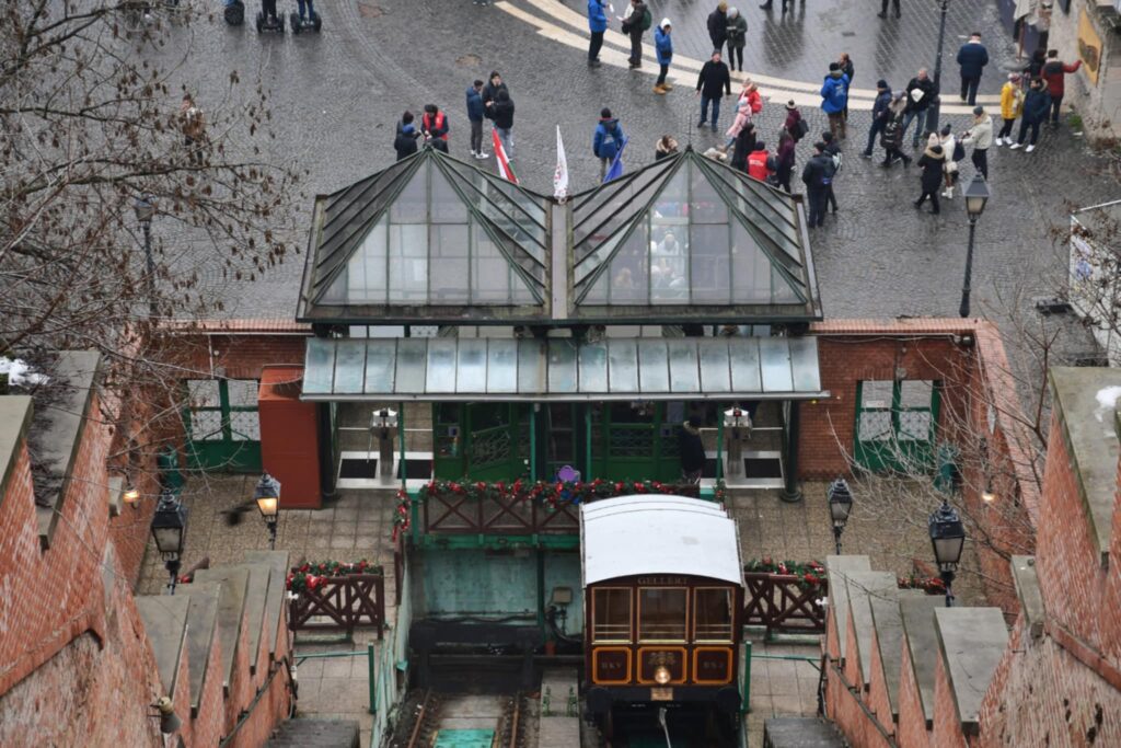 Kolej linowa (zębata) na Wzgórze Gellerta Kolej linowa (zębata) na Wzgórze Gellerta