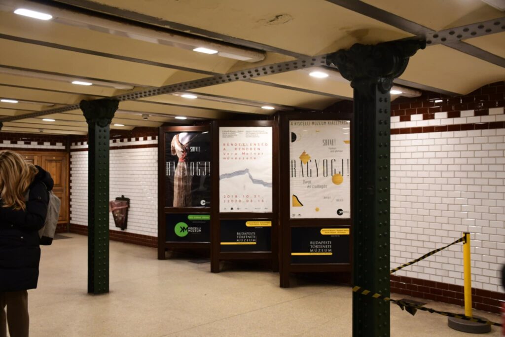 Stacja linii żółtej metra w budapeszcie